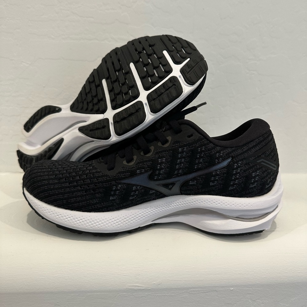Mizuno Women’s Waverider 25 Running Shoe Size 6